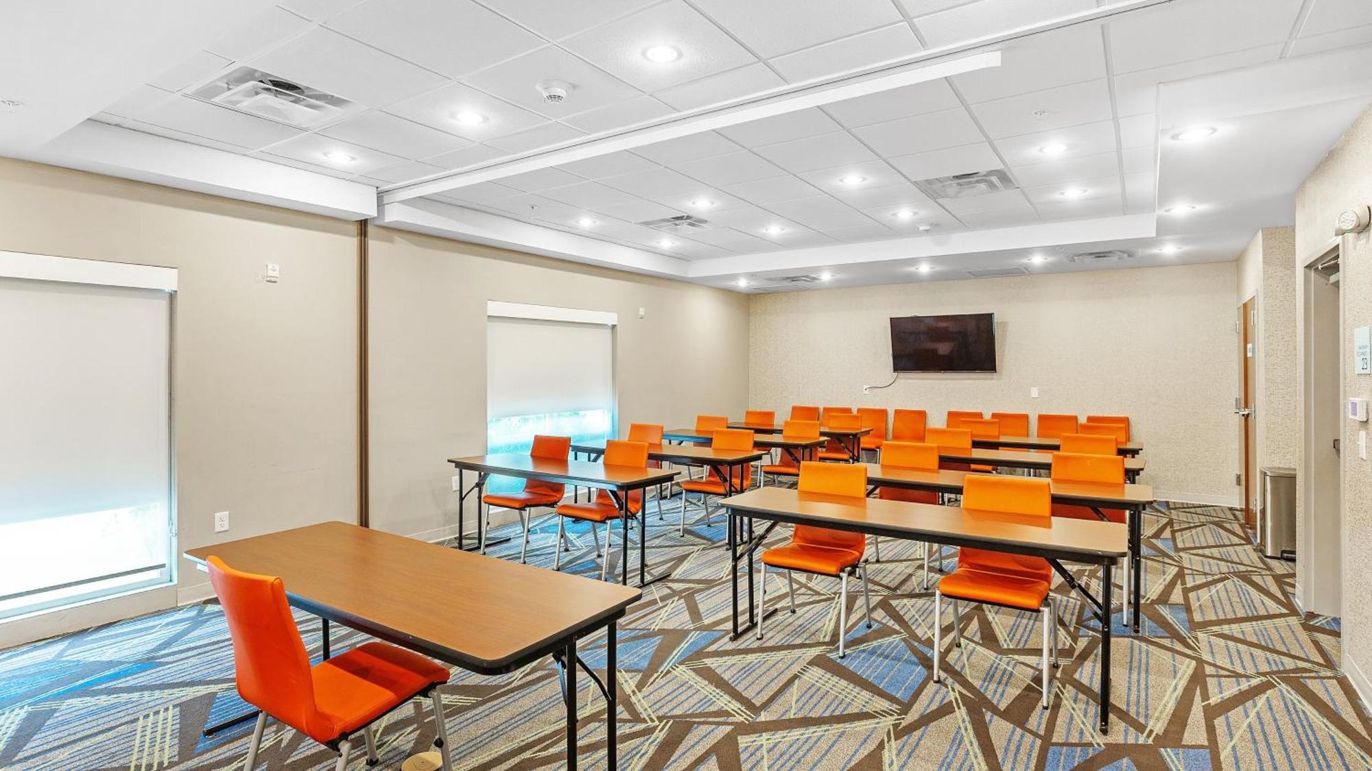 Holiday Inn Express & Suites Mobile - University Area By Ihg Exteriér fotografie