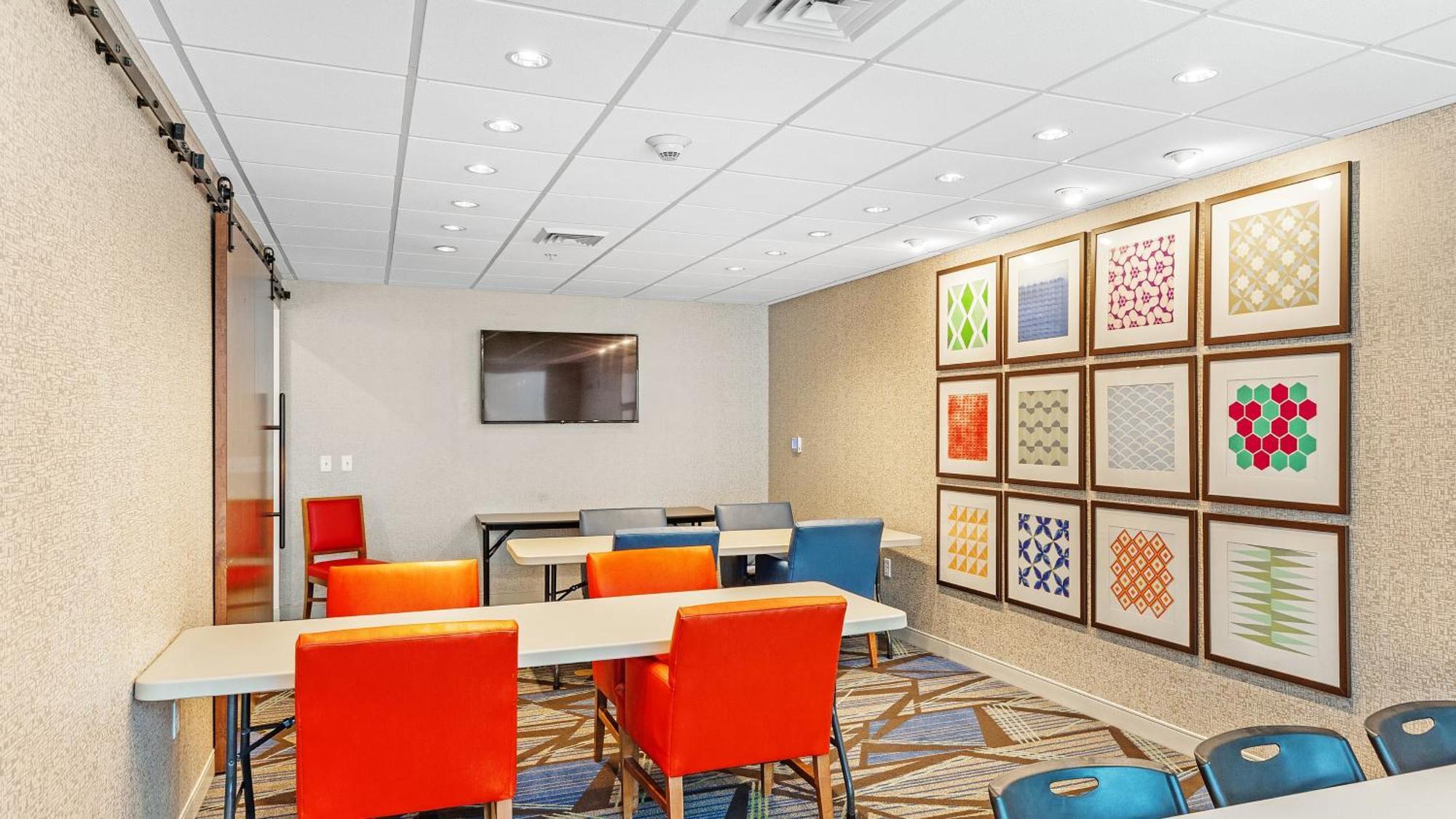 Holiday Inn Express & Suites Mobile - University Area By Ihg Exteriér fotografie