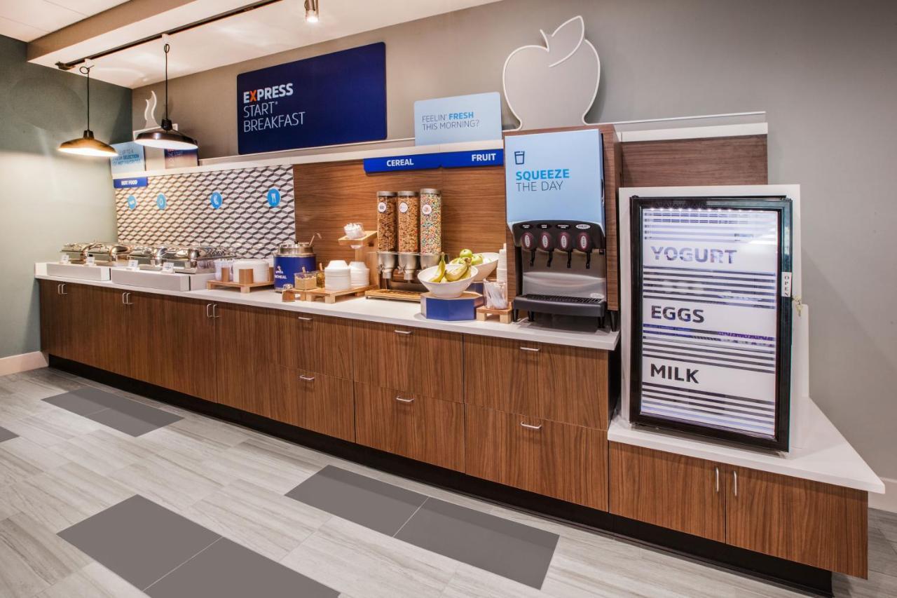 Holiday Inn Express & Suites Mobile - University Area By Ihg Exteriér fotografie